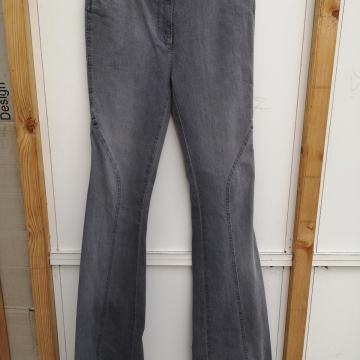 Nove La Perla flare sive Denim hlače velikost 34
