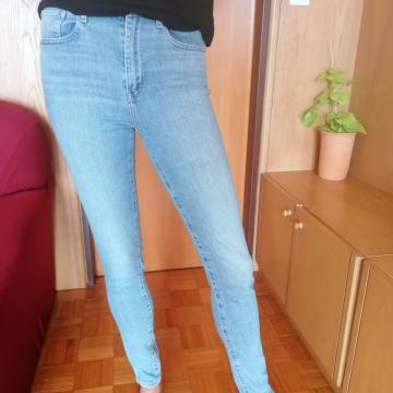 Levis ženske kavbojke