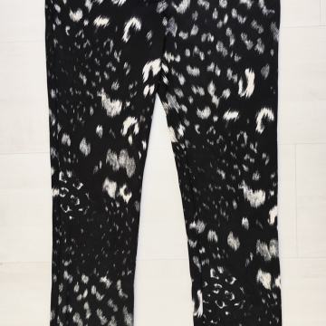 PREIS št. 36 push-up jeggins hlače KOT NOVE