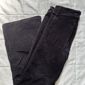 Različne jeans hlače