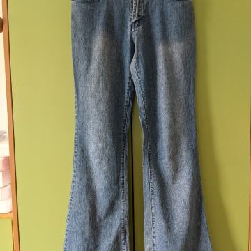 Ženske jeans hlače št 36/38 S/M