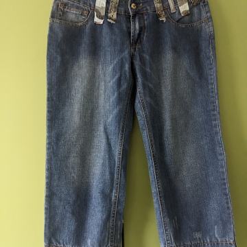 Nove ženske jeans 3/4 hlače Two Way št 29/42