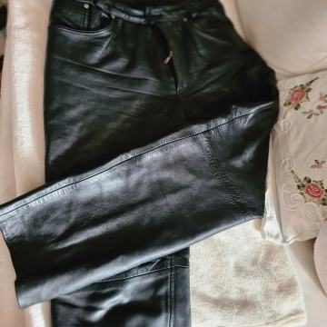 ženske usnjene hlače št.38-40