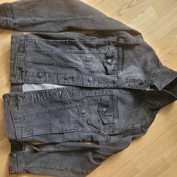Jeans črna jakna velikost S Zara