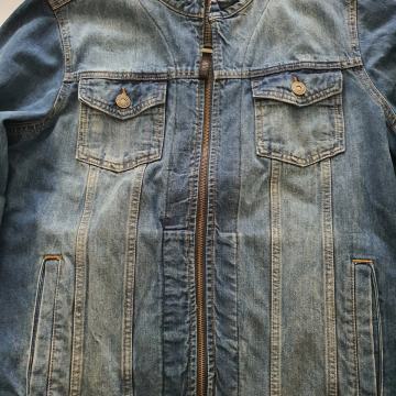 JEANS JAKNA S. OLIVER S SNEMLJIVO KAPUCO