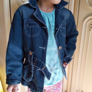 za 6-7 let 116/122 dekliška podložena jeans jakna 8€