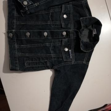 Prodam jeans prehodno jakno 104/4let