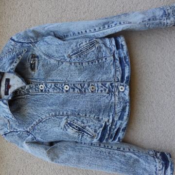 JEANS TOPLA KRATKA JAKNA 40