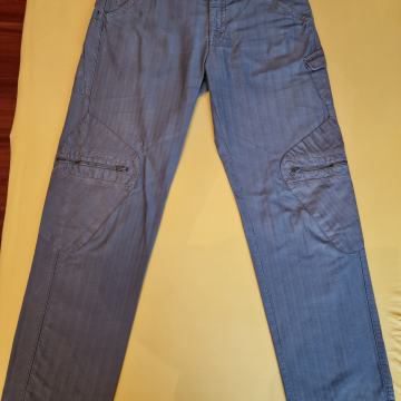 ARMANI ORIGINAL MOŠKE HLAČE ŠT. (48) . Trend model Ugodno prodam
