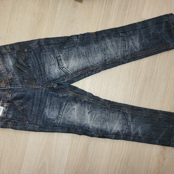 Nove kavbojke/jeans hlače 110