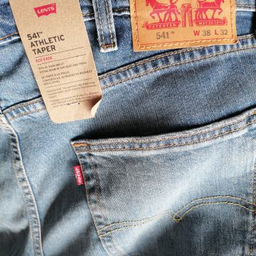 Levis jeans 541 kavbojke W38L32 - nenošene