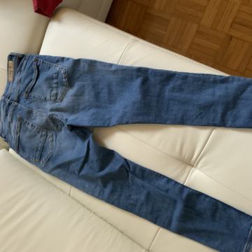 Moške kavbojke Zara cenim ware št. 40, plave, strgane