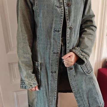 RETRO JEANS PLAŠČ spranega poor videza