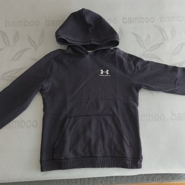 jopa s kapuco Under Armour YXL 9-11 let