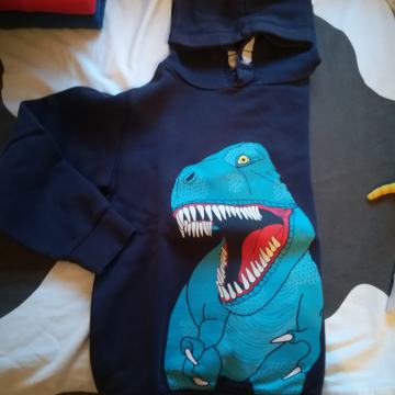 OBLAČILA ZA DEČKA 122 IN 128 - LEPO OHRANJENO