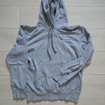 Prodajam jopo Champion, dobro stanje