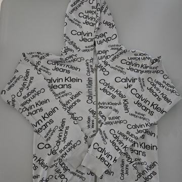 Prodamo Calvin Klein jopico na zadrgo št. 176