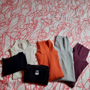 3 x pulover / majica XS , S +  3 KOS PODARIM