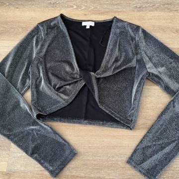 Bolero Pacific Republic, Pull and Bear, velikost 42, nenošen