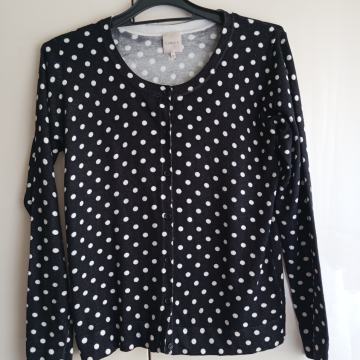 ČRNO BELA PIKASTA TENKO PLETENA JOPICA M