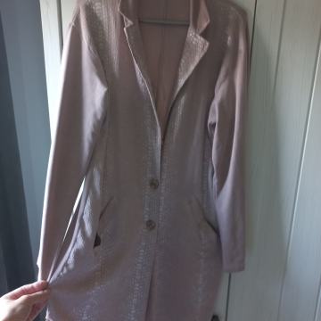 Jopica , dolga,  umazano roza barve