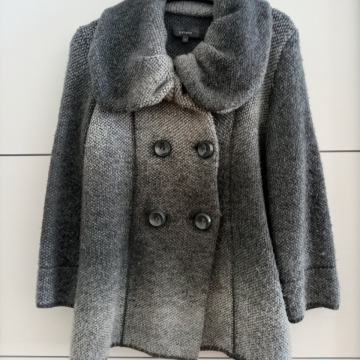 Jopica v sivi barvi znamke PERUNA, velikost M/L