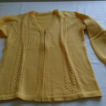 Rumena pletena jopica ZELO UGODNO naprodaj zaradi selitve, velikost L