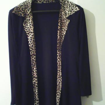 Ženska jopica v kompletu z majčko s kratkimi rokavi, črna