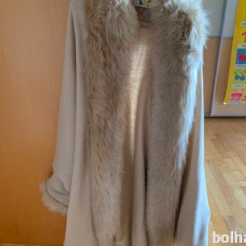 Ženska pletena jopica z bež krznom