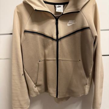 Zenski Nike tech fleece XS