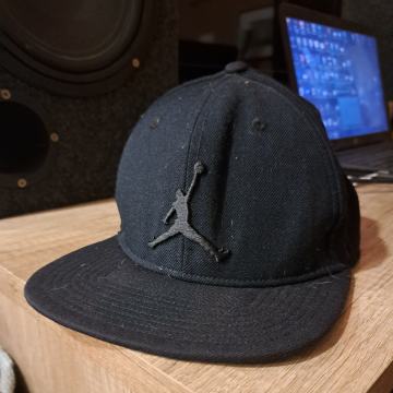 JORDAN Snapback kapa z ravnim šiltom