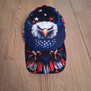 Nova kapa s ščitnikom.