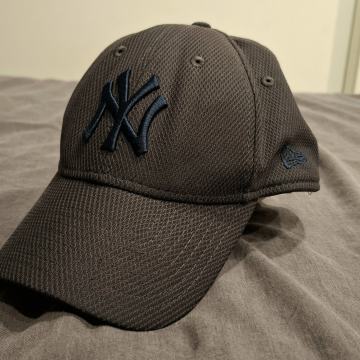 NEW ERA NY - Moška šilt kapa s ščitom (Medium - Large)