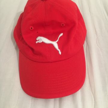 Puma kapa s šiltom