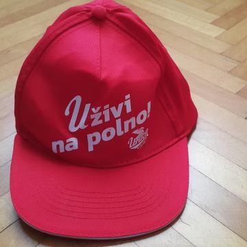 Rdeča Union "Uživi na polno !" kapa s ščitom (100 % bombaž)