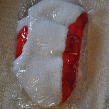 Božičkova kapa z ušesno zaščito