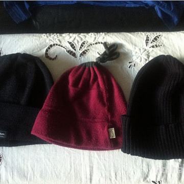 Moška ali fantovska kapa, 3 kom, ugodno naprodaj