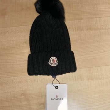 Prodam Moncler kapo z cufom NOVO