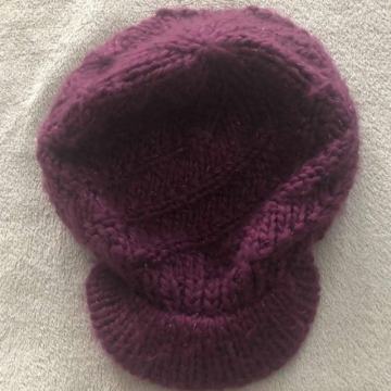 Volnena kapa s ščitom