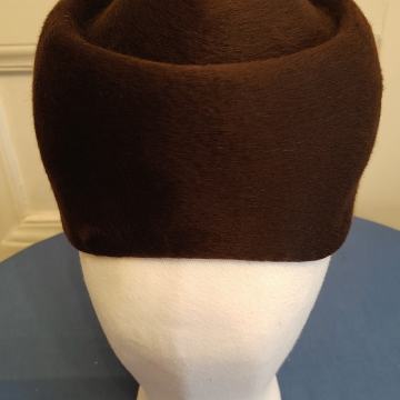 ŽENSKO POKRIVALO KAPA ŠEŠIR ŠKOFJA LOKA ŠT. C