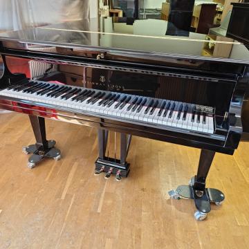 Klavir Steinway & Sons model B