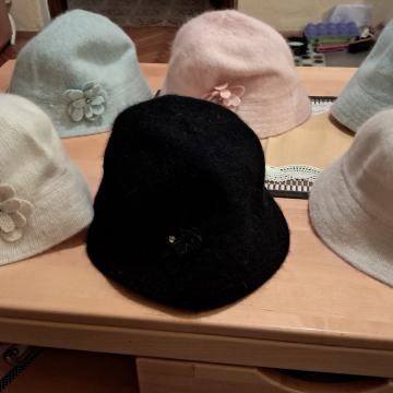 Novi klobuki angora, volna