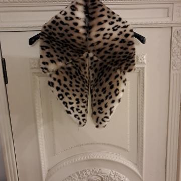 Ovratnik umetno krzno