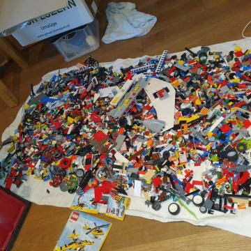 Kupim Lego Kocke razdrte, sestavljene, nove, rabljene, technic, castle
