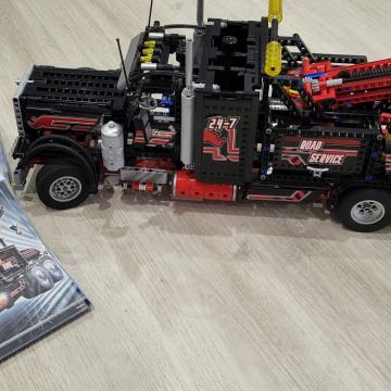 Lego Technic 8285 Tow Truck Road Service