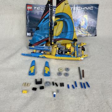 Lego Technic Racing Yacht 42074