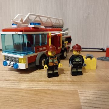 Prodam lego gasilski tovornjak 60002.