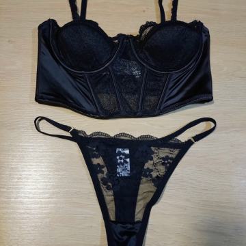 Eroticni komplet (nedrcek, tangice)