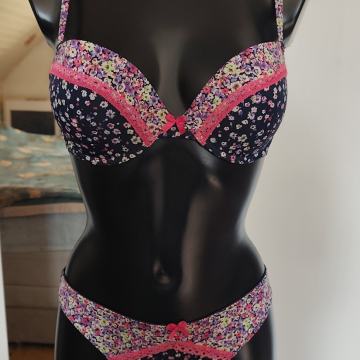 Spodnje perilo, nedrček komplet, set. Original znamke MarieMeili