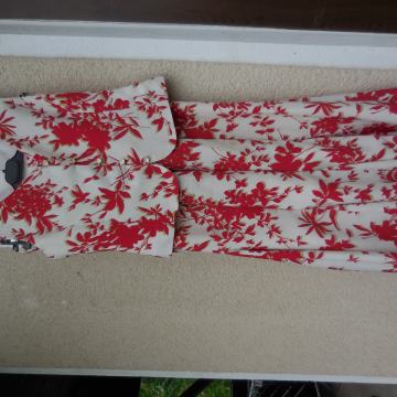 BELO REDEČ KOMPLET KRILO IN BREZROKAVNIK 40